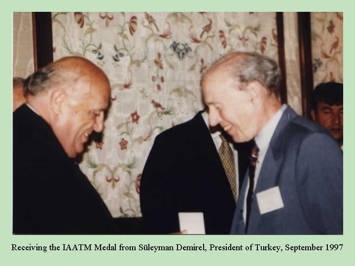 Leonard getting award from Suleiman Demirel, President  of Turkey