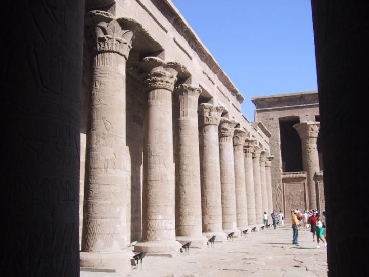 Collonaded courtyard - Edfu